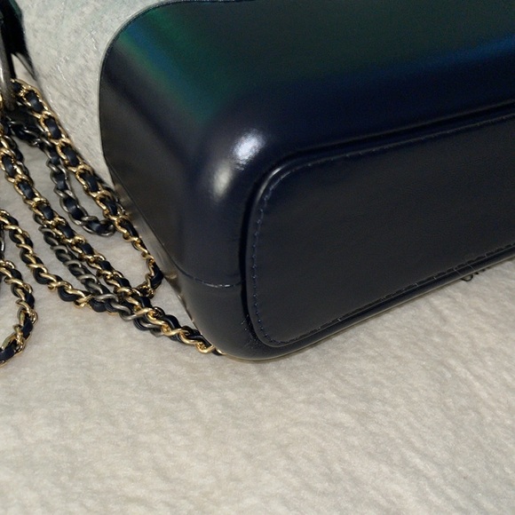 Preloved Chanel Gabrielle felt/leather great condition comes with card n sticker - Picture 13 of 15